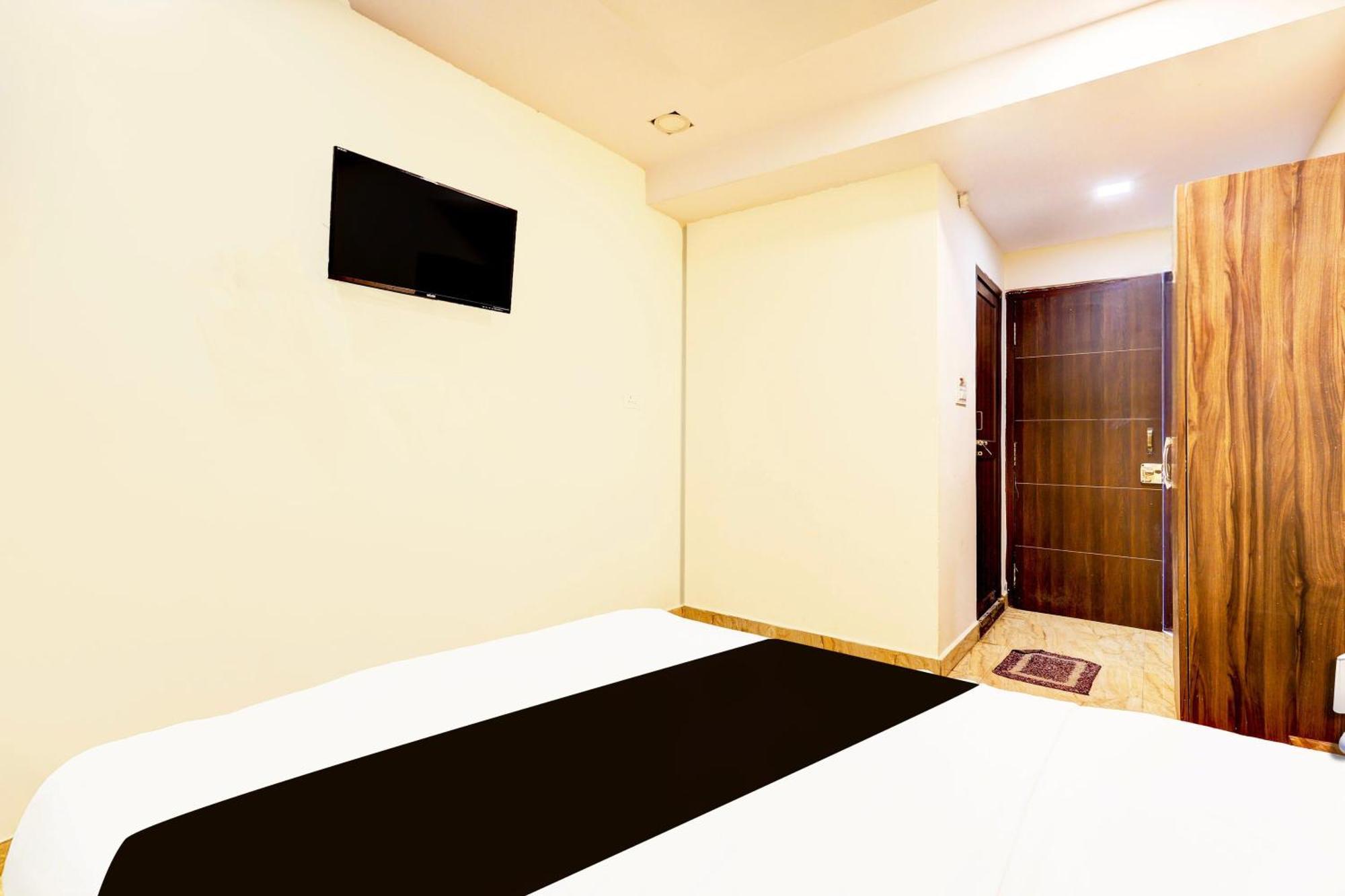 Super Hotel O Mahanadu Formerly Akshaya Bheemas Vijayawada Ngoại thất bức ảnh