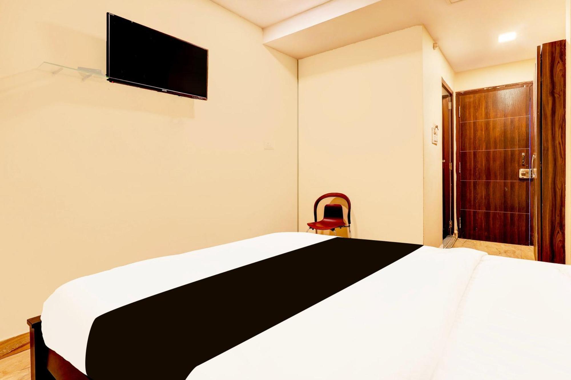 Super Hotel O Mahanadu Formerly Akshaya Bheemas Vijayawada Ngoại thất bức ảnh